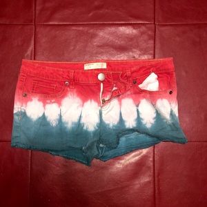 *SOLD* Red, White, and Blue tie-dye shorts ❤️💙